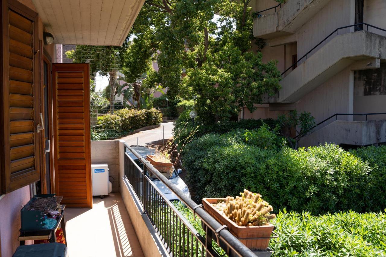 Elegant Apartment In Residence With Pool アチレアーレ エクステリア 写真
