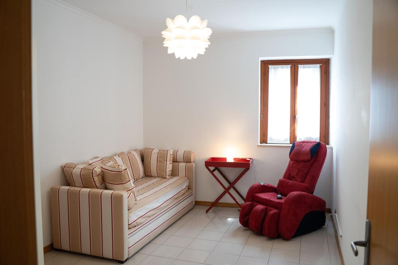 Elegant Apartment In Residence With Pool アチレアーレ エクステリア 写真