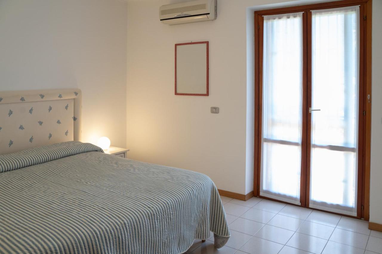 Elegant Apartment In Residence With Pool アチレアーレ エクステリア 写真